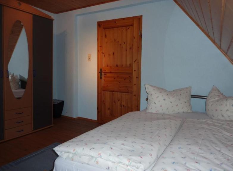 Landgasthaus Am Frauenstein Hotel Hinterweidenthal Стая снимка